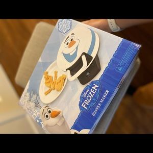 Frozen Olaf waffle maker